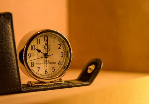 white and black table clock