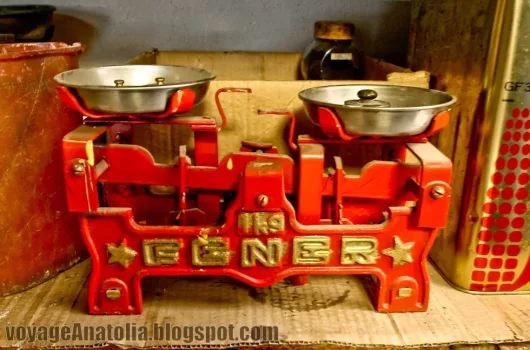 Fedakarlık yapmak ahlaksızlıktır.