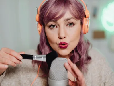 Beynindeki O Gizli Düğme: ASMR Neden Bu Kadar Haz Veriyor?