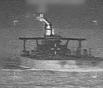 ABD 2 Tankere Operasyon Düzenledi