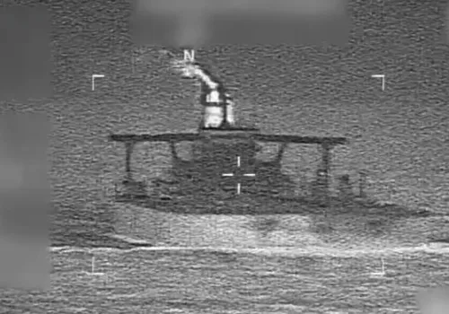 ABD 2 Tankere Operasyon Düzenledi