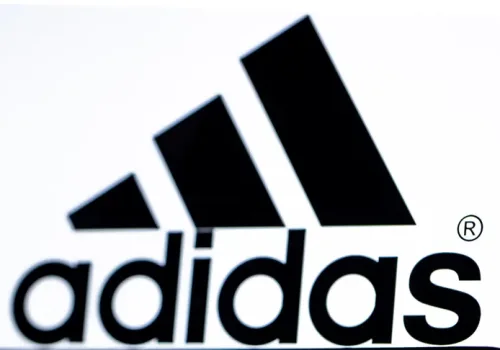 Adidas'ın Tek Ayakkabı Reklamına Dünyadan Sert Tepkiler
