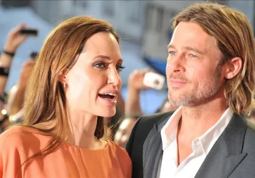 Angelina Jolie’nin Gizli Mesajları İfşa mı Oluyor