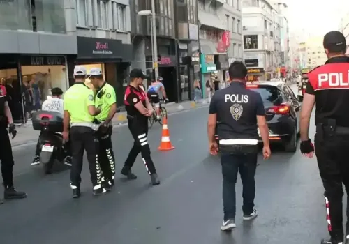 Aranan 292 Kişi Huzur İstanbul Operasyonunda Yakalandı