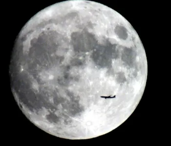 Ay Yüzeyine Nükleer Reaktör