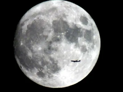 Ay Yüzeyine Nükleer Reaktör