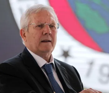 Aziz Yıldırım Fenerbahçe Başkanlığına Aday Olduğunu Açıkladı