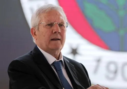 Aziz Yıldırım Fenerbahçe Başkanlığına Aday Olduğunu Açıkladı