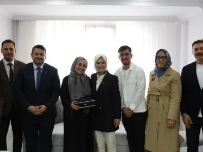 Bakan Göktaş'tan Evlilik Kredisi Alan Çifte Anlamlı Ziyaret