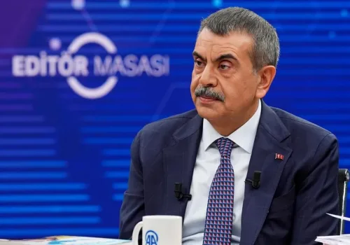 Bakan Tekin’den Derste Cep Telefonu Uyarısı ve Yeni Dönem