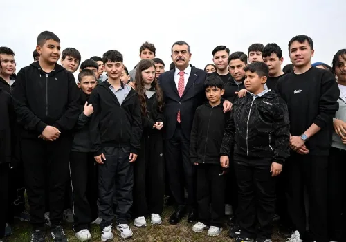 Bakan Tekin’den Okullara Yeni Güvenlik Paketi Müjdesi