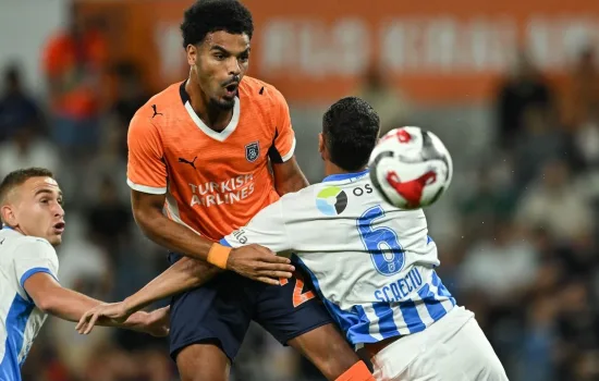 Başakşehir, Konferans Ligi'nde U. Craiova'ya 2-1 Yenildi