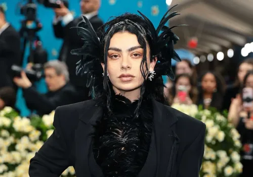 Charli XCX Yeni Albümüyle Herkesi Şaşırtmaya Hazır