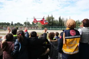 Çocuklar Acil Yardımı Yerinde Öğreniyor