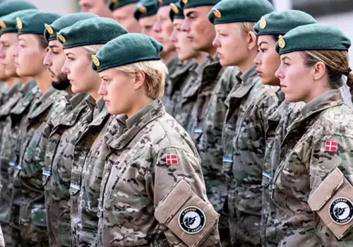Danimarka'da Tarihi Karar: Kadınlara Zorunlu Askerlik Geliyor