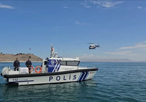 Deniz Polisi Van Gölü’nde İnci Kefali İçin Nöbette