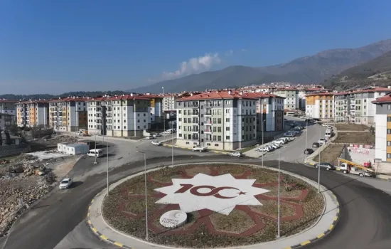 Deprem Bölgesinde 300 Bin Yeni Yuva Yükseliyor