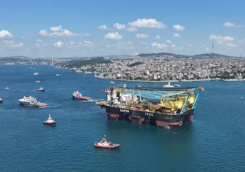 Dünyanın En Büyük 3. Vinç Gemisi Saipem 7000 Boğaz'da