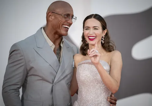 Emily Blunt'tan Dwayne Johnson'a Övgü