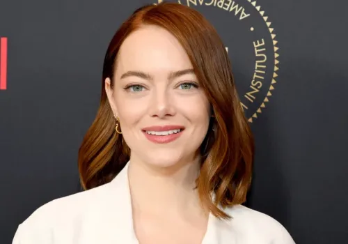Emma Stone’un Pişmanlığı Spray Tan Takıntısı ve Moda Anıları