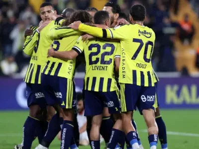 Fenerbahçe Sahasında Alanyaspor'u Geçti