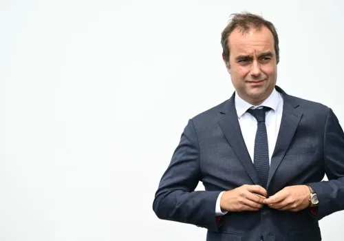 Fransa’da Lecornu Hükümeti Kurduktan Sonra İstifa Etti