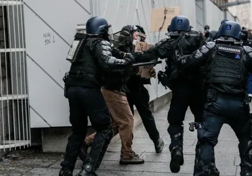 Fransa’da Sarı Yelekliler Eylemlerinde 1314 Gözaltı
