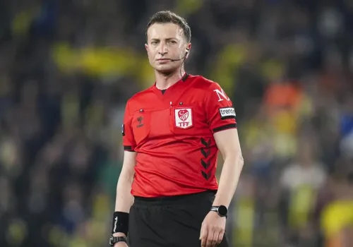 Galatasaray-Fenerbahçe Derbisinin Hakemi Belli Oldu