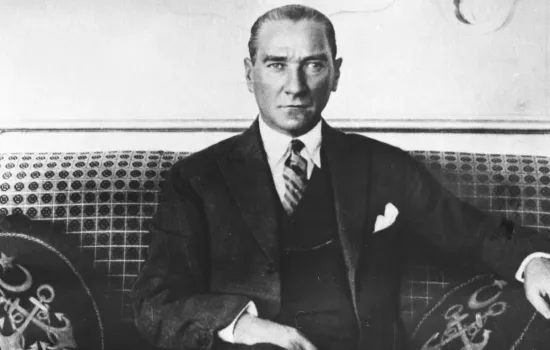 Gazi Mustafa Kemal Atatürk'ün Eşsiz Hayatı ve Sonsuz Mirası