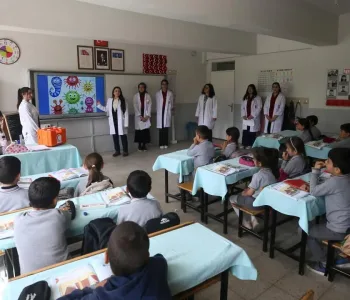 Genç Sağlıkçılar Köylerde İlk Yardım ve Hijyen Eğitimi Verdi