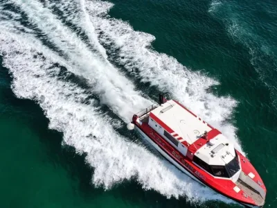 Hava ve Deniz Ambulanslarıyla 121 Binden Fazla Hastaya Nakil