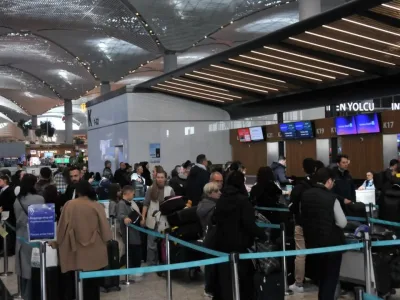 Havalimanları Tıklım Tıklım