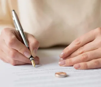 Hileli Boşanan: 2 Bin 606 Kişinin Maaşı Kesildi