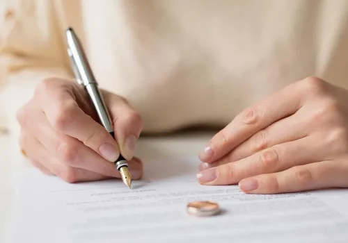 Hileli Boşanan: 2 Bin 606 Kişinin Maaşı Kesildi