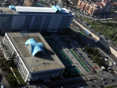 İBB'ye İhale Operasyonu