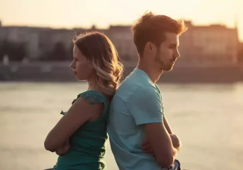 İlişkinizde Tehlike Çanları Ayrılık Belirtisi Olan Sessiz Sinyaller