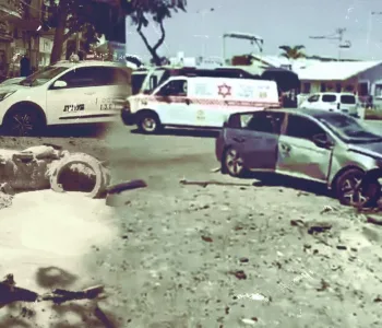 İran Füzeleri Tel Aviv’i Vurdu