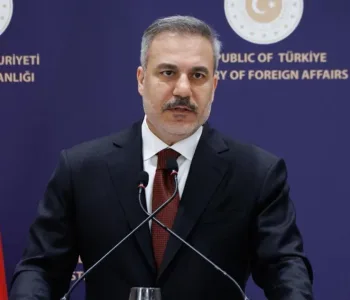 İran Kendi Sorunlarını Kendi Çözmeli