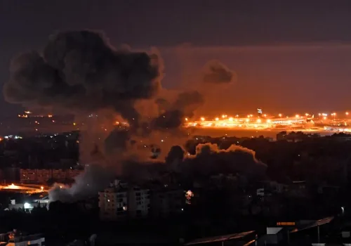 İsrail Savaş Uçakları Lübnan'ı Vuruyor