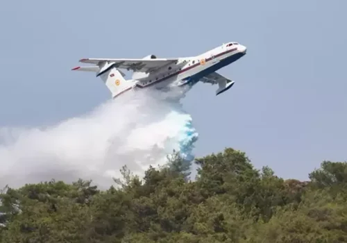 İzmir Alevlerle Savaşıyor: Uçaklar ve Helikopterlerle Hızlı Müdahale