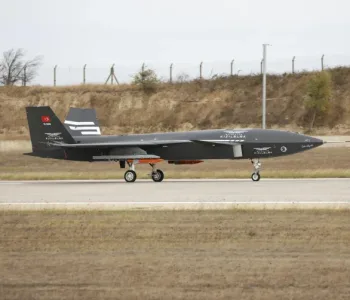 KIZILELMA, F-16'ya Simüle Atışta Tam İsabetle Tarih Yazdı