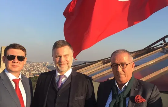 KUTUPLARDA KIŞ YAKUTİSTANDA ŞİİR FESTİVALİ İLE KARŞILANDI