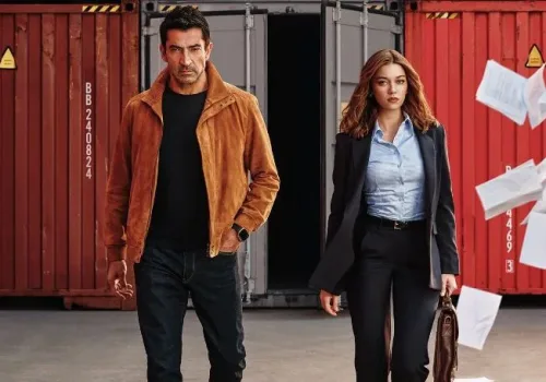 Kenan İmirzalıoğlu ve Afra Saraçoğlu'lu A.B.İ. Afişi Geldi