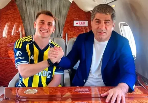 Kerem Aktürkoğlu Çocukluk Aşkına Kavuştu