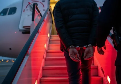 Kırmızı Bültenle Aranan 76 Suçlu Türkiye'ye Getirildi