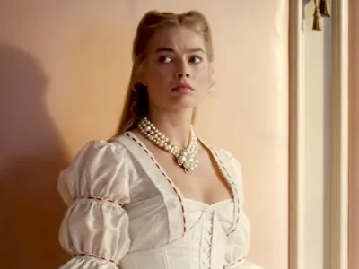 Margot Robbie’nin Koltuk Altı Tüyleri Olay Oldu