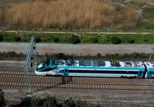 Milli Hızlı Tren Raylarda