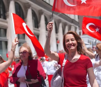 New York'ta 43. Türk Günü Yürüyüşü Coşkusu Başladı