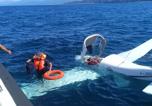 Özel Uçak Rize Açıklarında Denize İndi