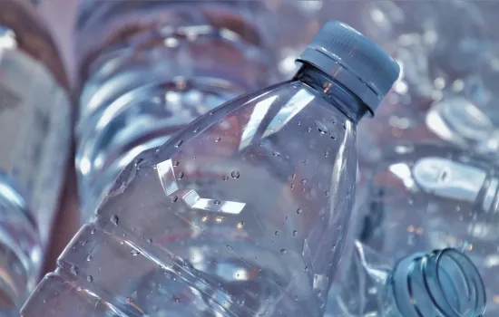 Pet Şişeyi Buz Kalıbı Olarak Kullanmanın Pratik Yolu